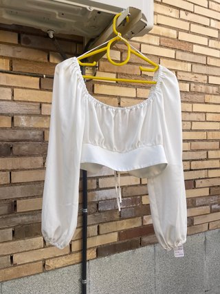 Blusa crop top blanca de manga larga NUEVA