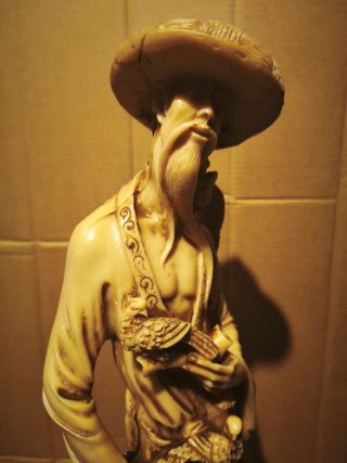 Figura de anciano chino