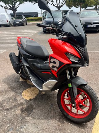 Aprilia SR GT Sport Maxi Scooter