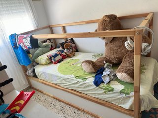 Cama infantil de madera