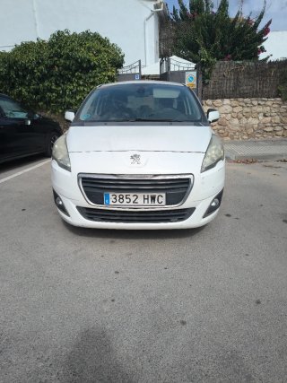 Peugeot 5008 2014