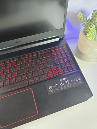 Portatil gaming Acer Nitro 5 i7 10ª gen 8GB RAM