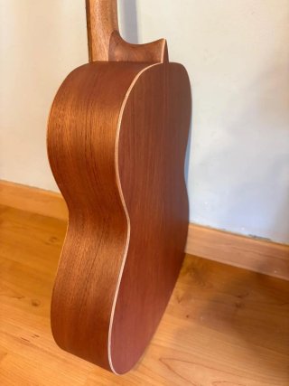 Guitarra Clásica Laqant (Alhambra) + funda