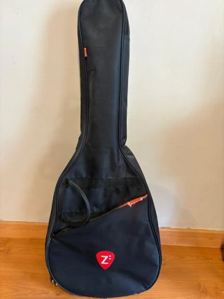 Guitarra Clásica Laqant (Alhambra) + funda