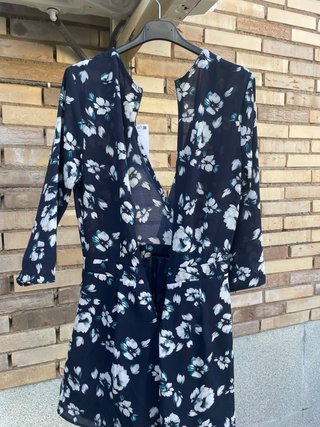 Mono tipo vestido NUEVO floral de Bershka