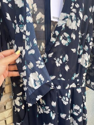 Mono tipo vestido NUEVO floral de Bershka