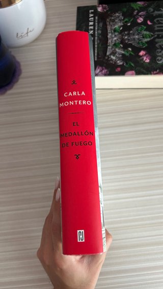 El medallón de fuego / The Fire Medallion
