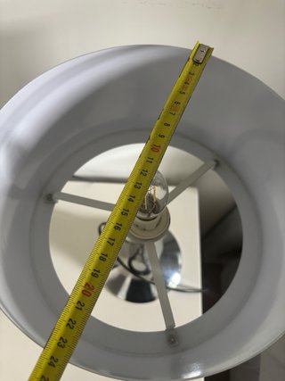 Lámpara de mesa moderna plateada