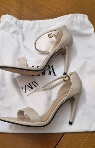 Zapatos tacón beige número 36 SIN ESTRENAR