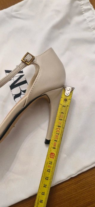 Zapatos tacón beige número 36 SIN ESTRENAR