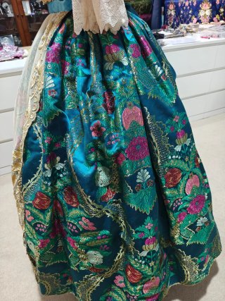 Traje fallera adolescente (leer)