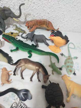 Lote animales plástico y goma