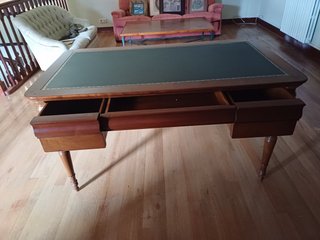 Mesa de despacho antigua