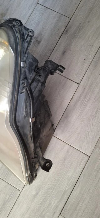 Faro Mercedes CLS