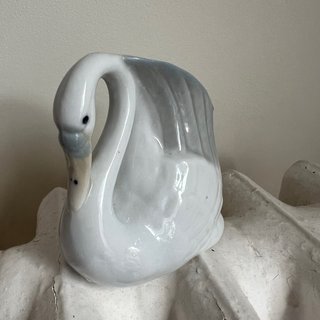 Figura de porcelana en forma de cisne