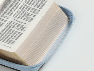 Biblia de Bolsillo con Cierre - Reina Valera 1960
