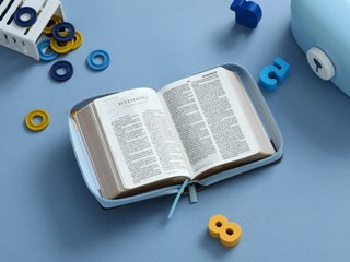 Biblia de Bolsillo con Cierre - Reina Valera 1960