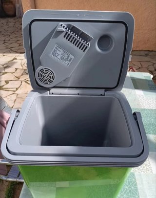 Nevera portátil 12V o 220V