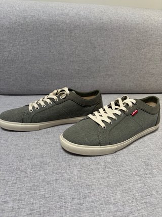 Zapatillas Levi’s verde (42)