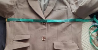 Magnífico Abrigo Beige de Antea