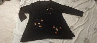 Blusa nera fatta a mano su misura