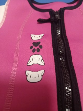 Neopreno niña rosa con dibujo de gato AREN