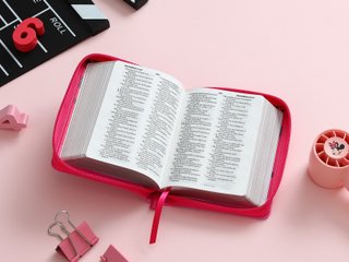 Biblia de Bolsillo con Cierre - Reina Valera 1960