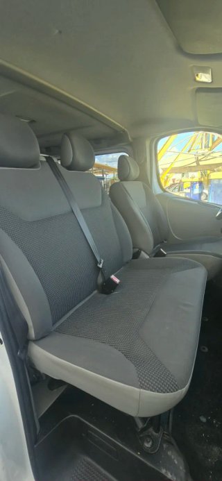 Opel Vivaro 2012  9 plazas