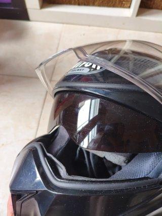 Casco de moto negro