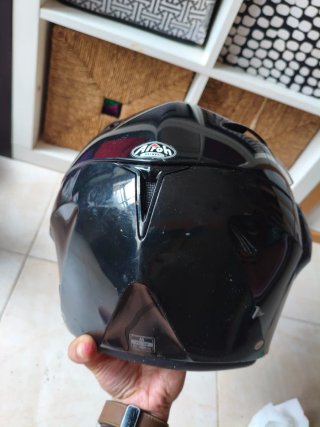 Casco de moto negro