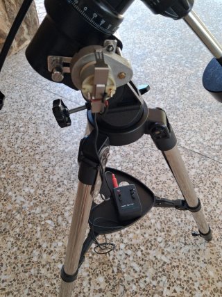 Telescopio refractor 70/700 con tripode de acero
