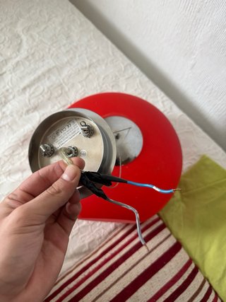 Lámpara roja Ikea