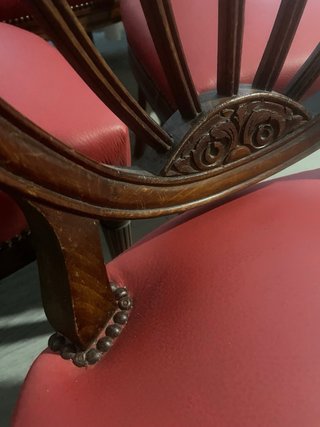 Seis sillas estilo inglés madera y cuero