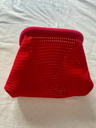 Bolso de punto rojo