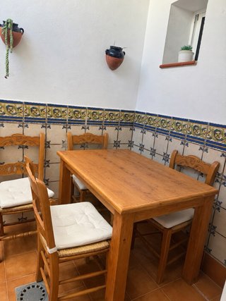 Mesa con sillas