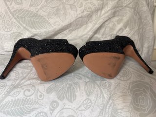 Zapatos de piel con tacon, plataforma y gliter