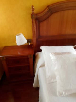 Dormitorio cabezal mesillas se regala somier colch