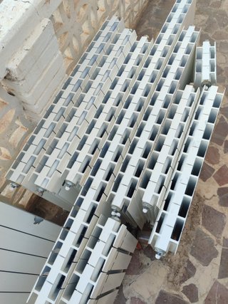 Radiadores de aluminio blanco.