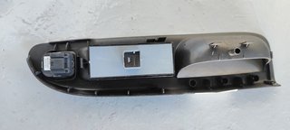 MANDO ELEVALUNAS DELANTERO IZQUIERDO VOLKSWAGEN P