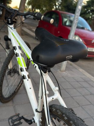 Bicicleta McKenzie Hill 700 MT11 R-28