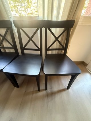 Mesa Bjursta extensible y 4 sillas Ingolf Negras
