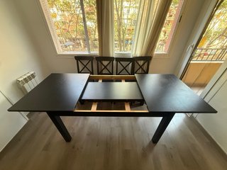 Mesa Bjursta extensible y 4 sillas Ingolf Negras