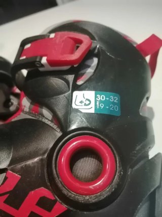 Pattini a rotelle numero trentadue