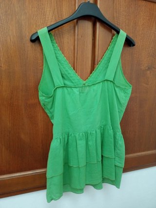 Top verde con ricamo Uncinetto