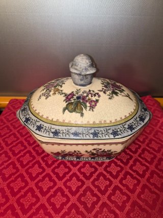 Sopera porcelana china.