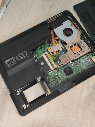 ASUS N50V Placa base + Accesorios Tapas + Soporte