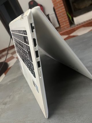 Lenovo Yoga 510 táctil 360° | i5 | 8GB RAM | 1TB