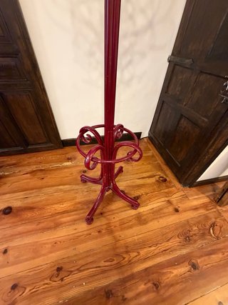 Precioso perchero de madera
