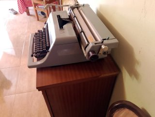 Maquina de escribir olivetti línea 88.