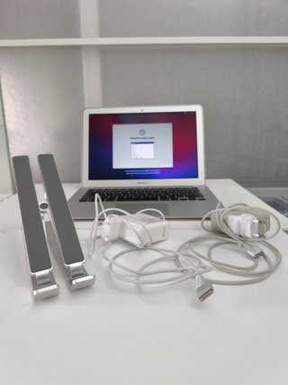 MacBook Air 13" 2017 i5 8GB SSD 128GB + Extras